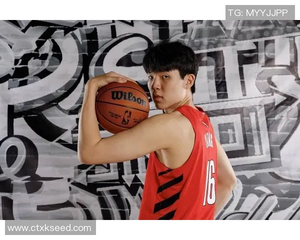 比卢普斯场下表现获高分评价小杨认为他值得8到9分